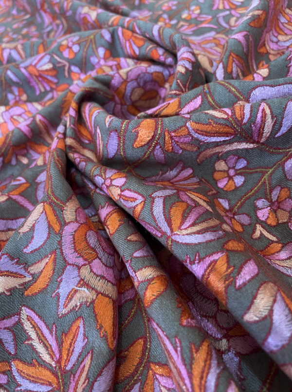 Floral Sozni Embroidered Jama Shawl - Image 4